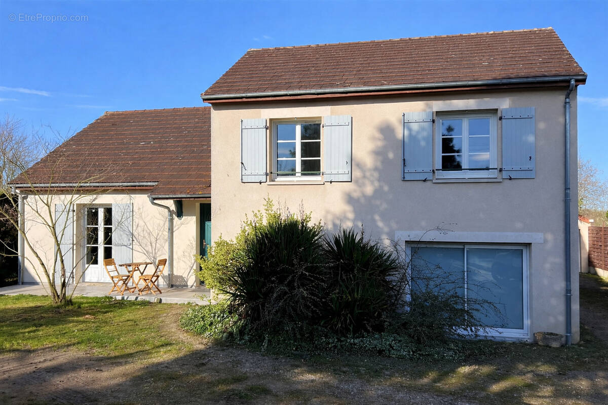 Maison à AMILLY
