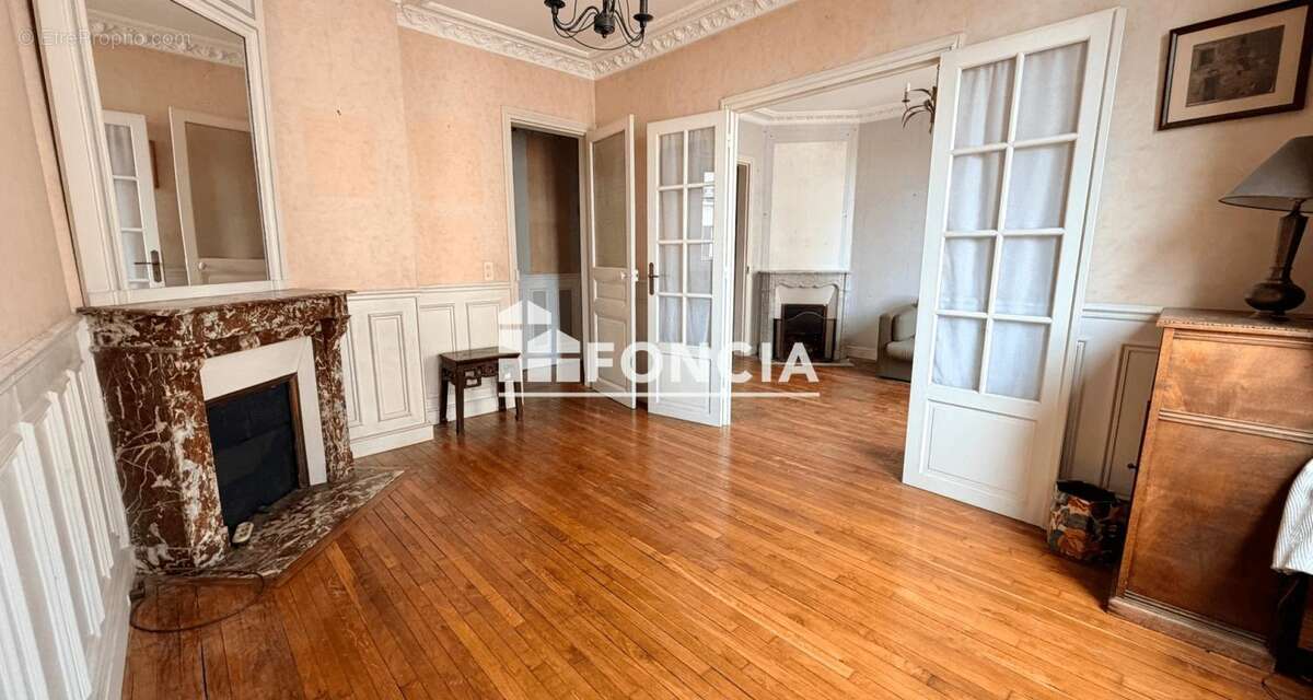 Patay- 3 pieces (55 m2) en etage eleve avec ascenseur - ensoleille- charme de l'ancien - photo 2