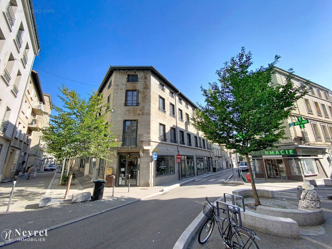 Appartement à SAINT-ETIENNE