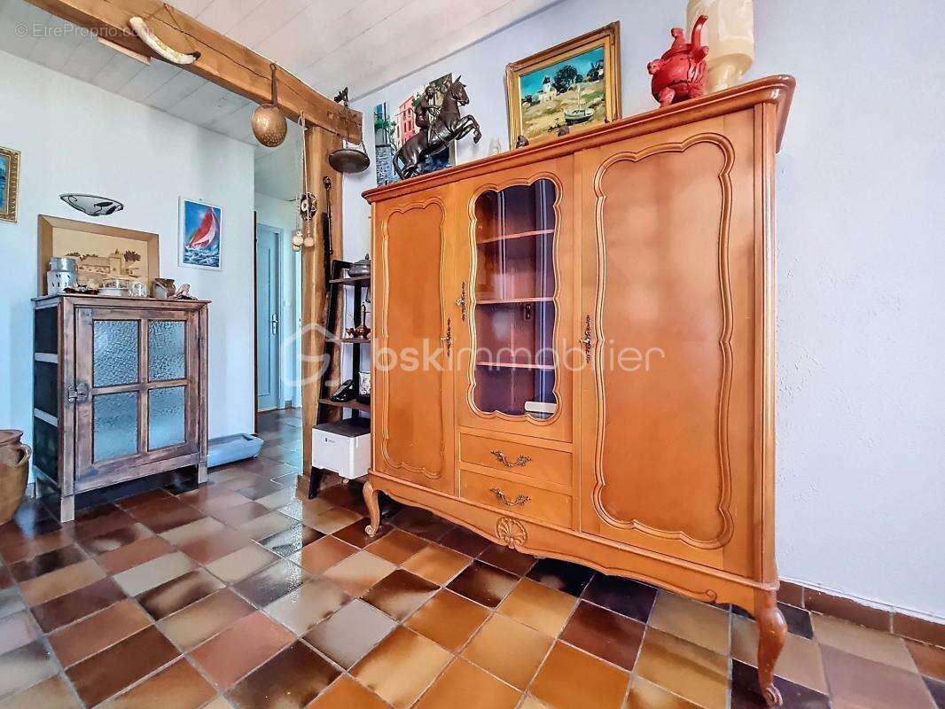 MAISON avec sous-sol total et piscine - photo 6
