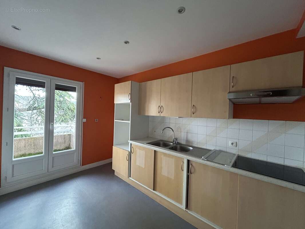 Appartement 120 m² à Privas  - photo 3