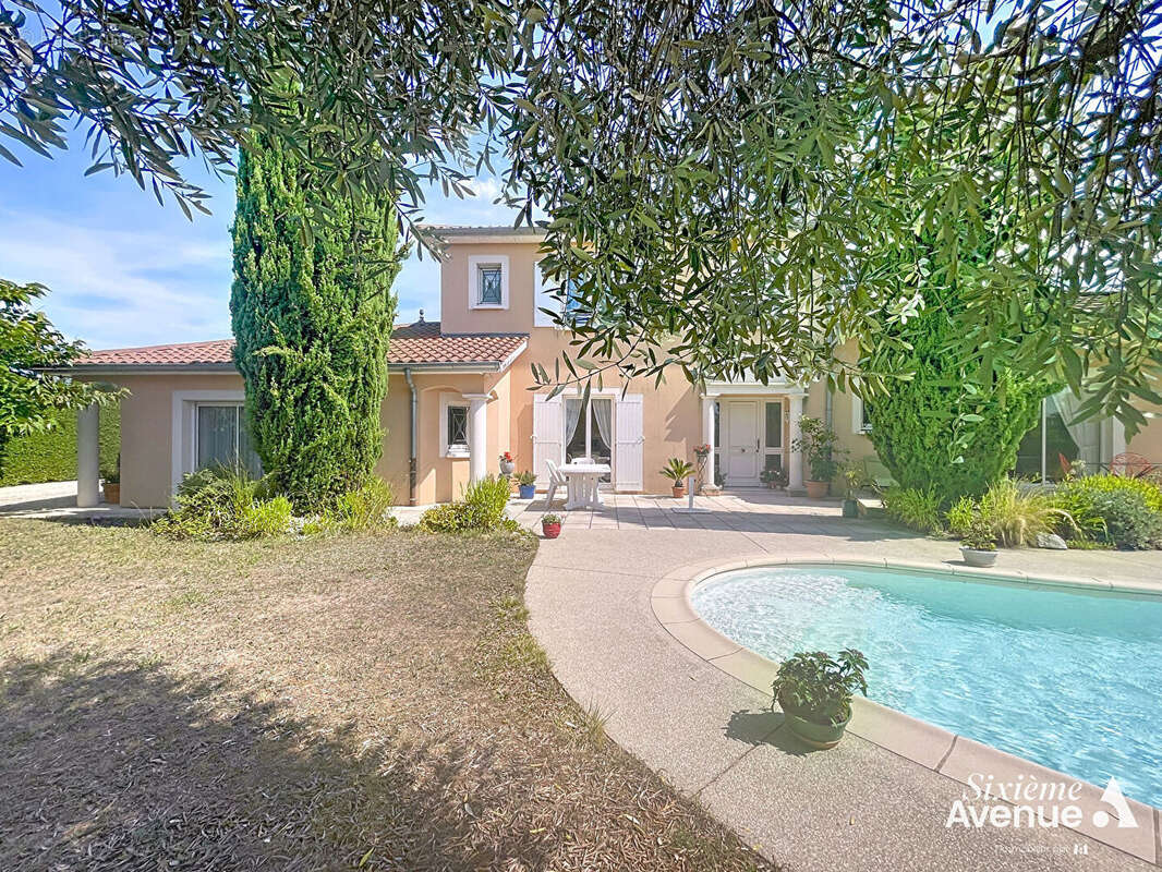 Maison à SAINT-SYMPHORIEN-D&#039;OZON