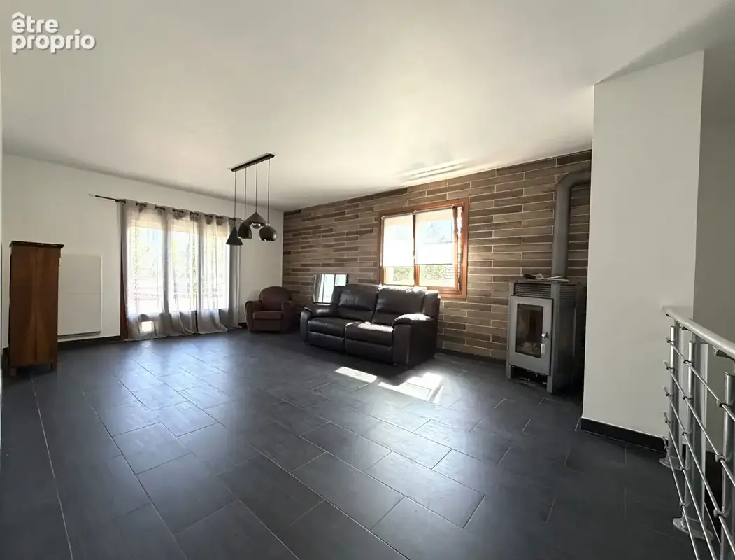 Maison Mercury 190 m² - 6 pièces - photo 4