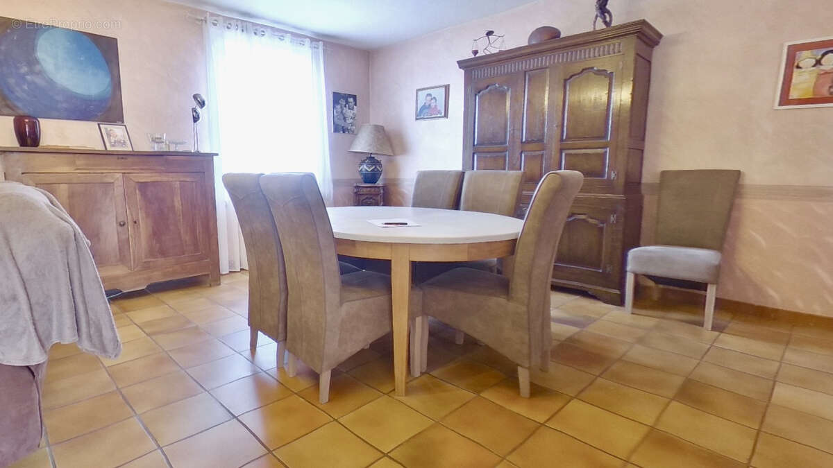 Maison à VIRE-SUR-LOT