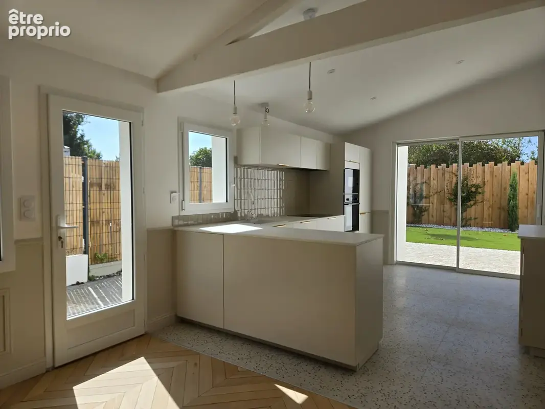 MAISON RENOVEE - type F4 - 116 m2 habitable - cour et jardin- BELLES PRESTATIONS - photo 3