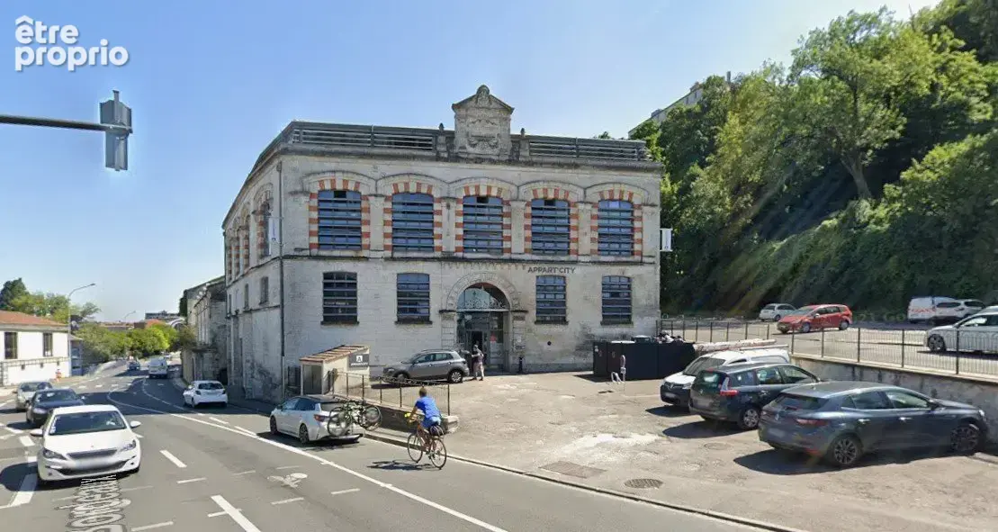 INVESTISSEMENT LOCATIF  Angoulême  Résidence Affaires Appart'City Classic Angoulême Centre - 6% de rentabilité - photo 9