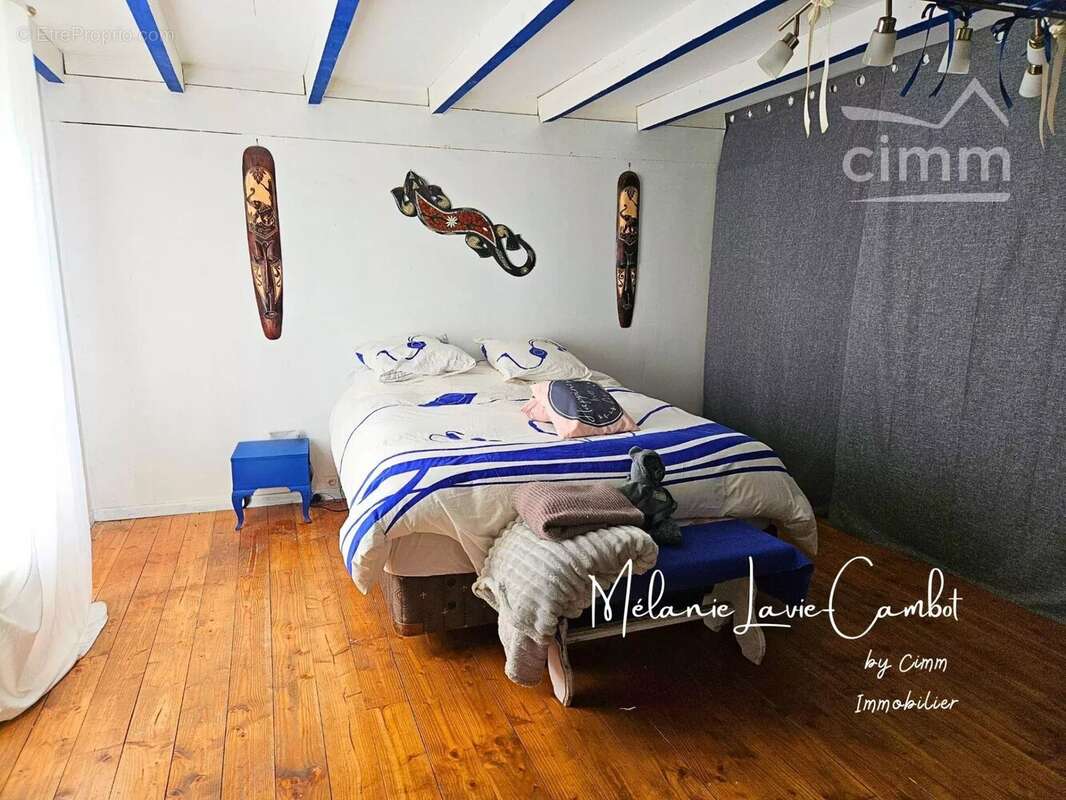 Maison à SAINT-CHRISTOLY-DE-BLAYE