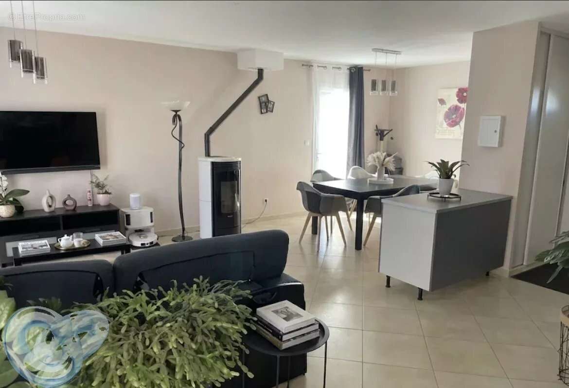 AUREL (84) - Grande maison récente de 170 m² avec 7 chambres sur 1600 m² de Terrain - - photo 6