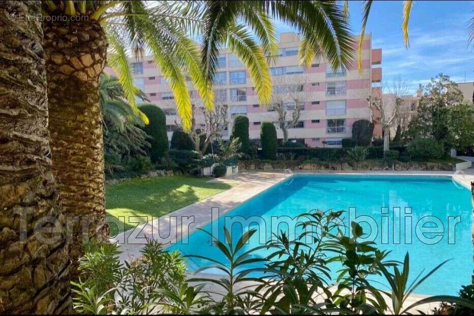 Appartement à VALLAURIS