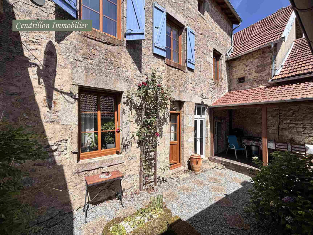 Maison à SAINT-DIZIER-LEYRENNE