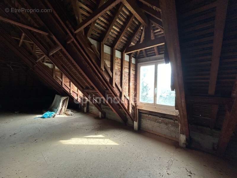 Maison à CHATEAUPONSAC