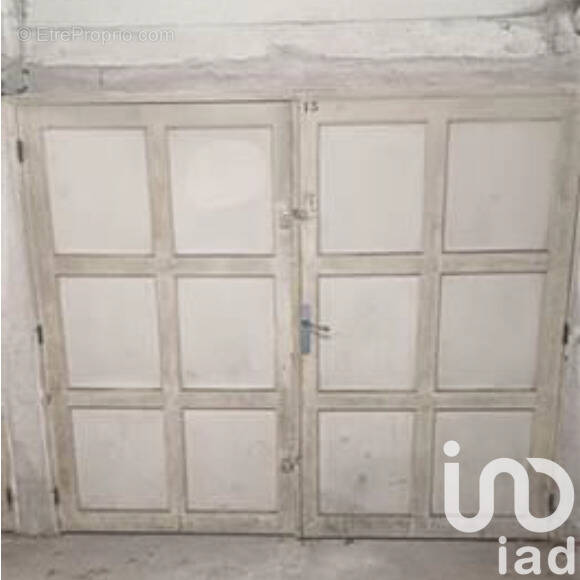 Photo 1 - Parking à SAINT-MAUR-DES-FOSSES