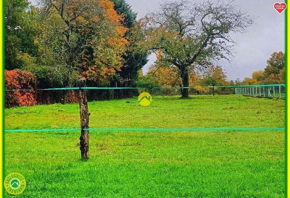 Terrain à MERY-ES-BOIS