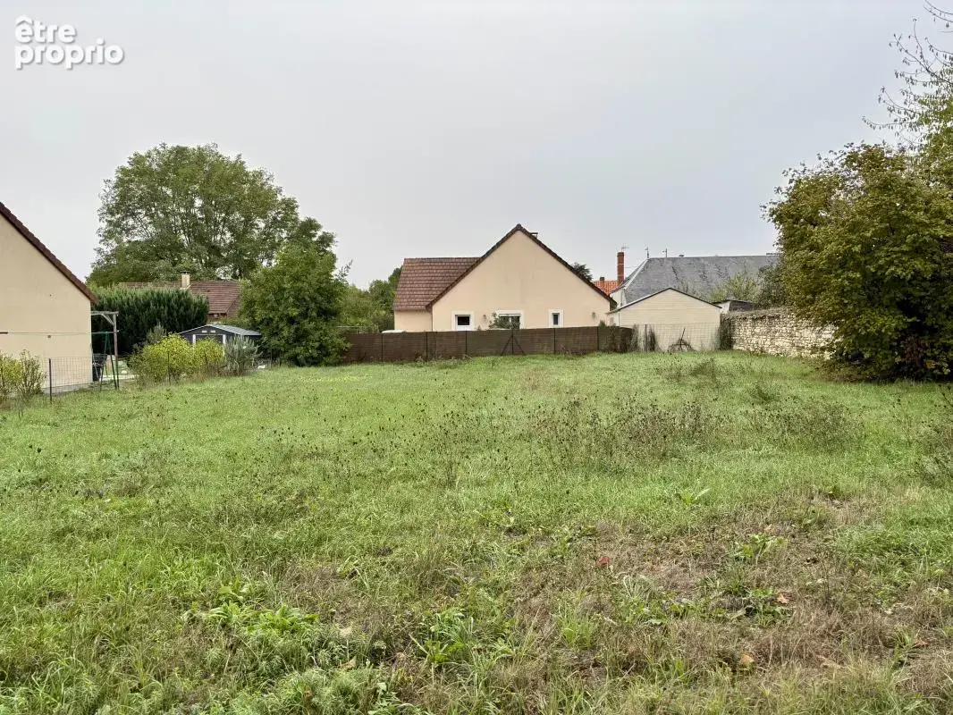 Terrain à COUSSAY-LES-BOIS