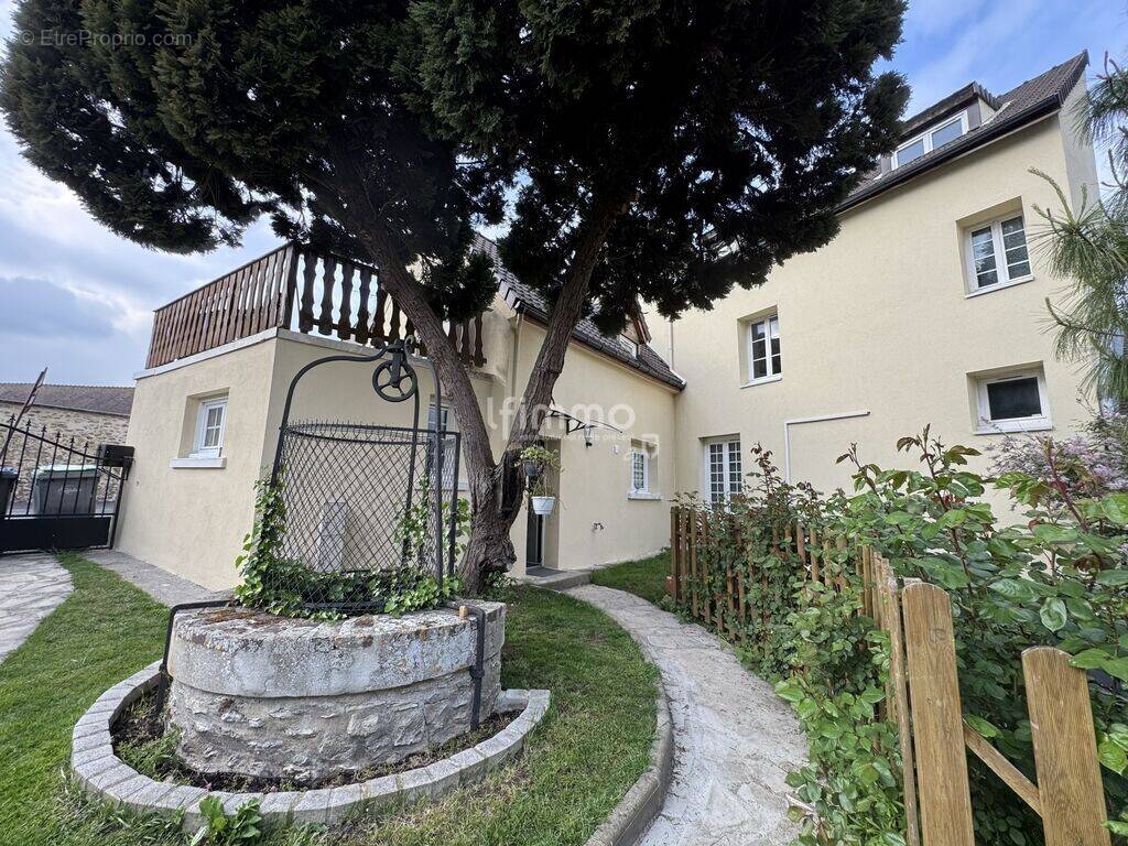 Maison à VILLENEUVE-SOUS-DAMMARTIN