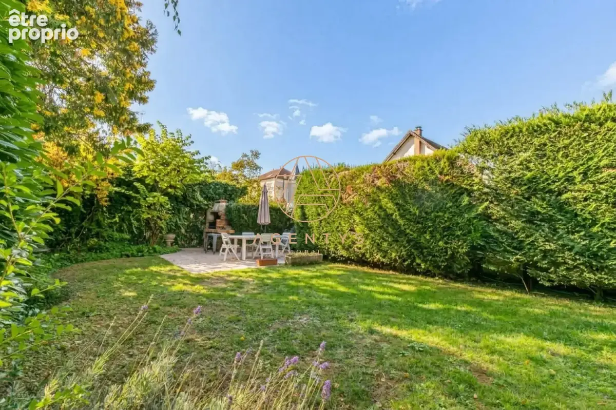 Maison à SAINT-MAUR-DES-FOSSES