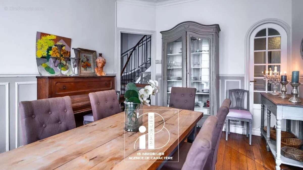 Maison à FONTAINEBLEAU