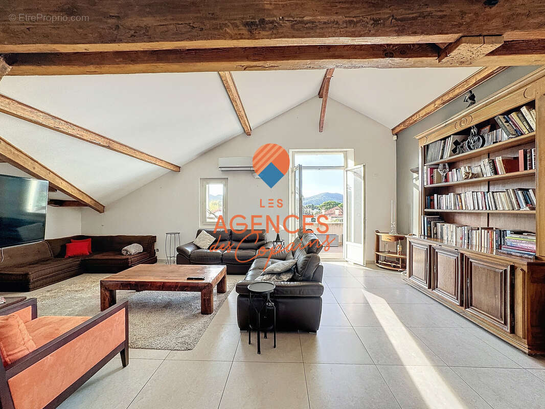 Appartement à SAINT-CYR-SUR-MER