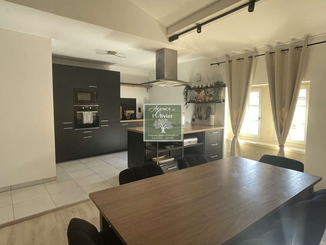 Appartement à Tarascon 4 pièces 101 m2 - photo 2
