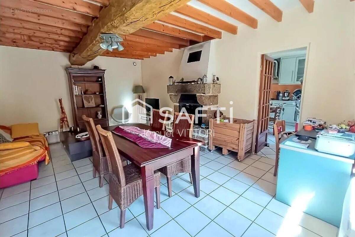 Maison 90 m² à Saint-Denis-De-Gastines  - photo 3