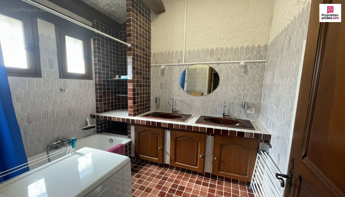 Maison à ESPARRON-DE-VERDON