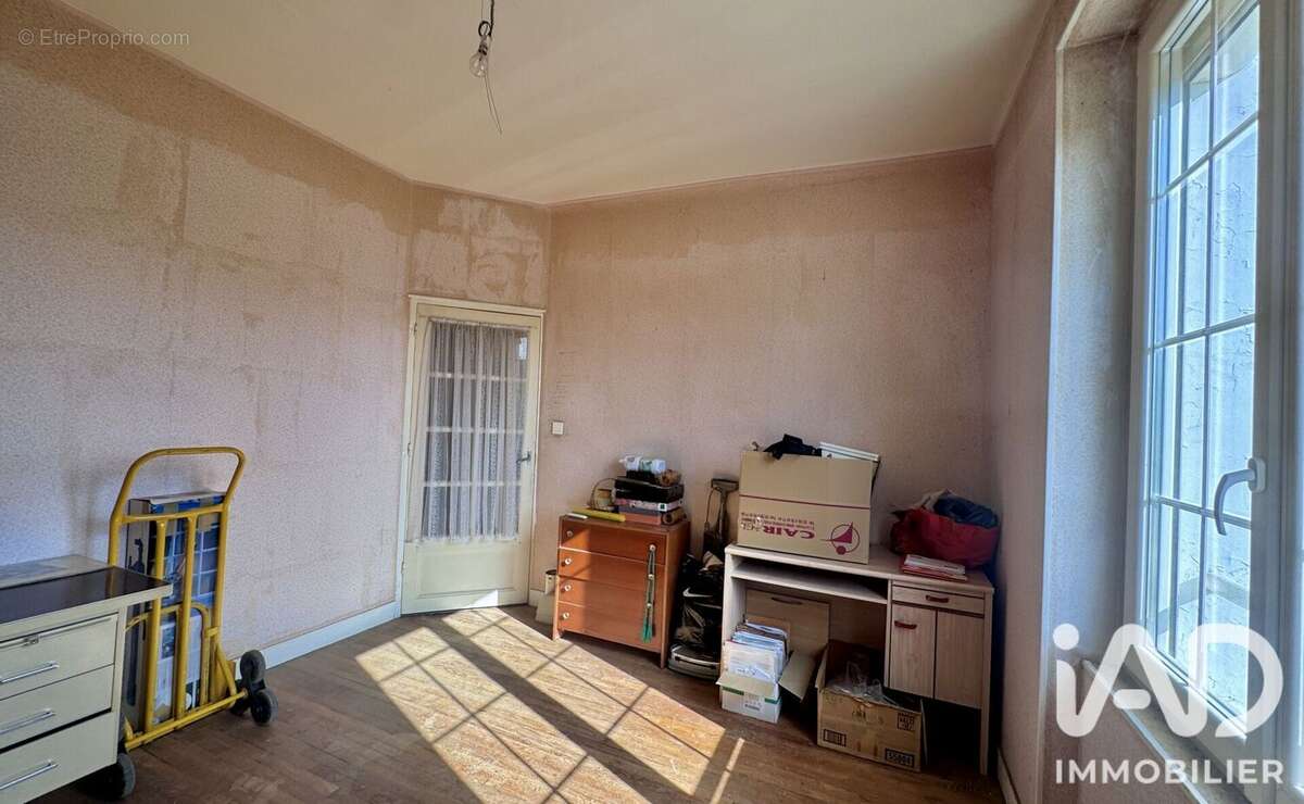 Maison 106 m² à Champs-Sur-Yonne  - photo 4