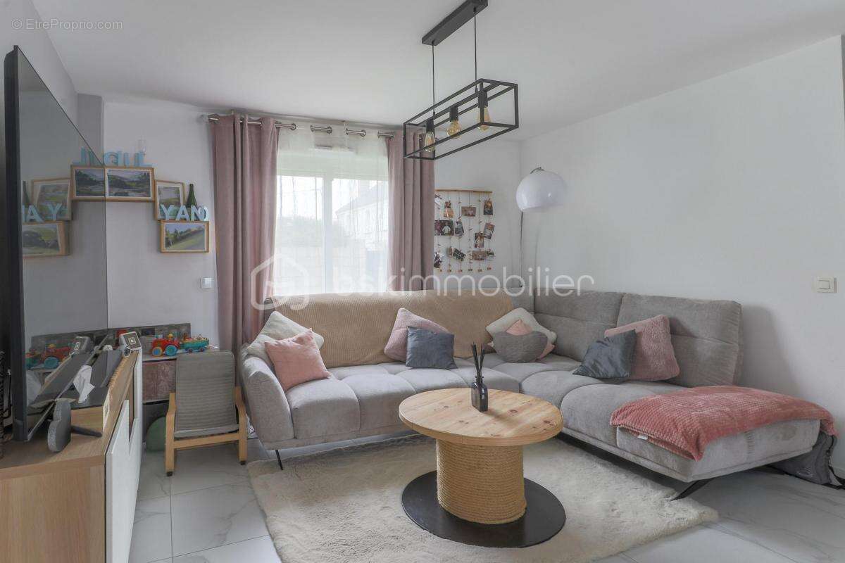 Maison à MORIGNY-CHAMPIGNY