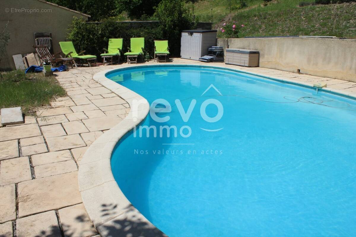 Maison à CHAUDEBONNE