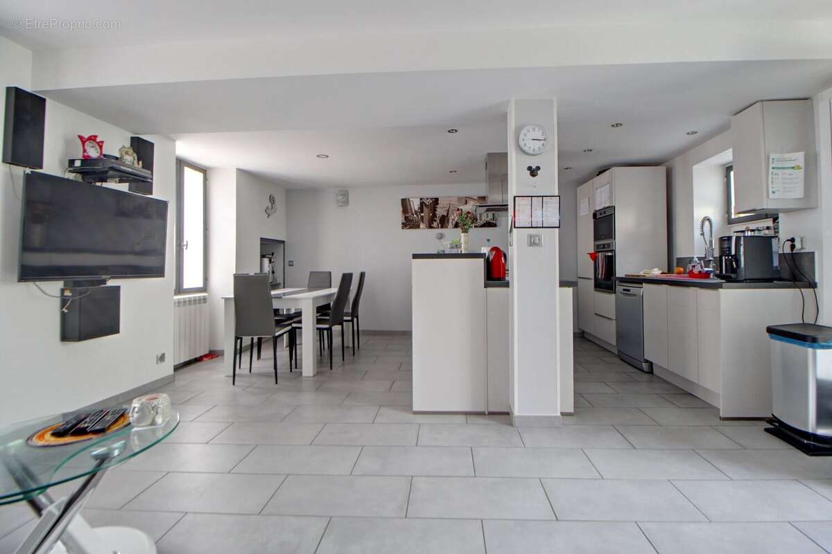 Maison à VERNEUIL-SUR-SEINE