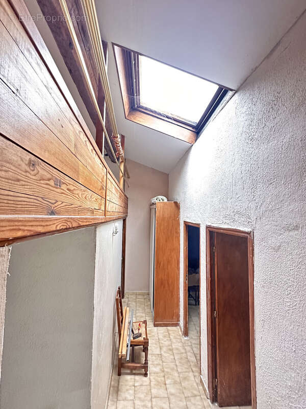 VINS SUR CARAMY - Maison de village avec balcon de type 3. - photo 8