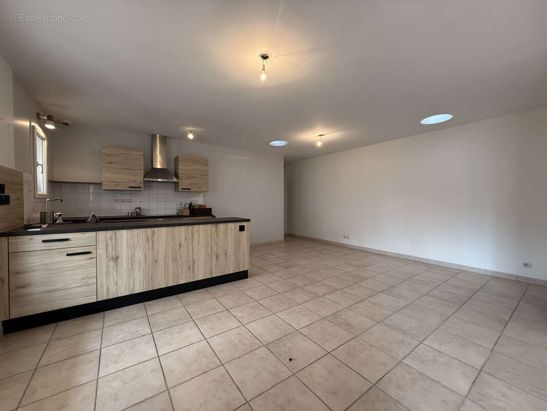 Maison à SAINT-YRIEIX-SUR-CHARENTE