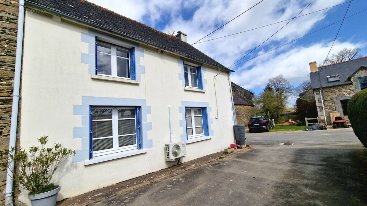 Maison à COLLINEE
