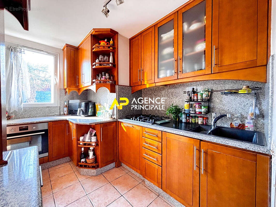 Appartement à SARTROUVILLE