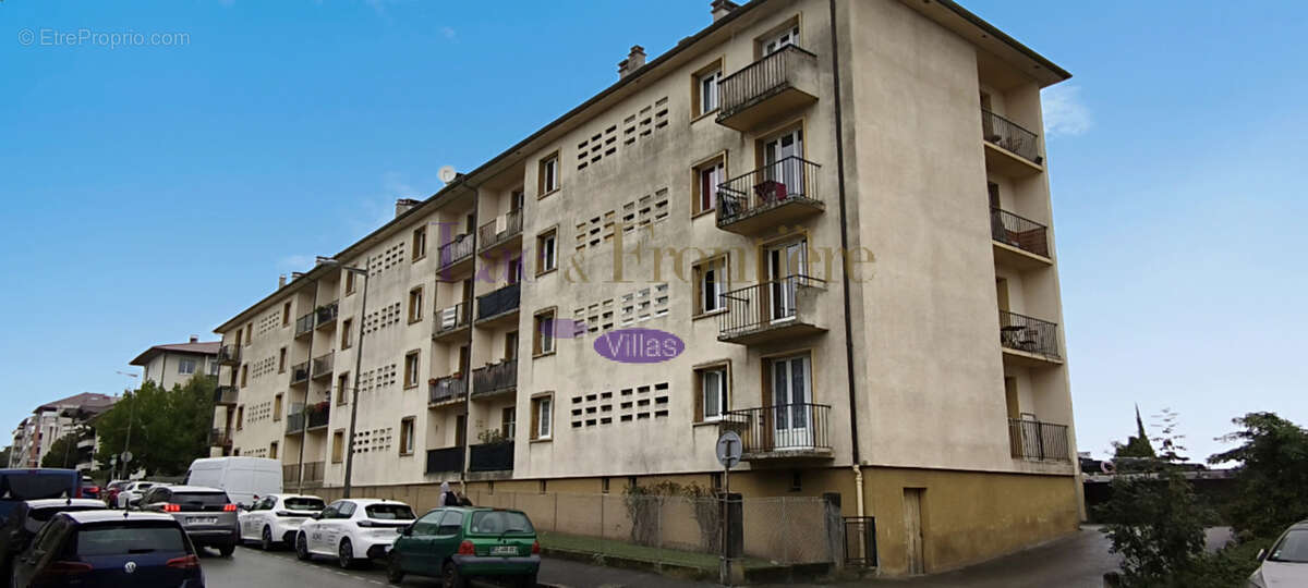 Appartement à LA ROCHE-SUR-FORON