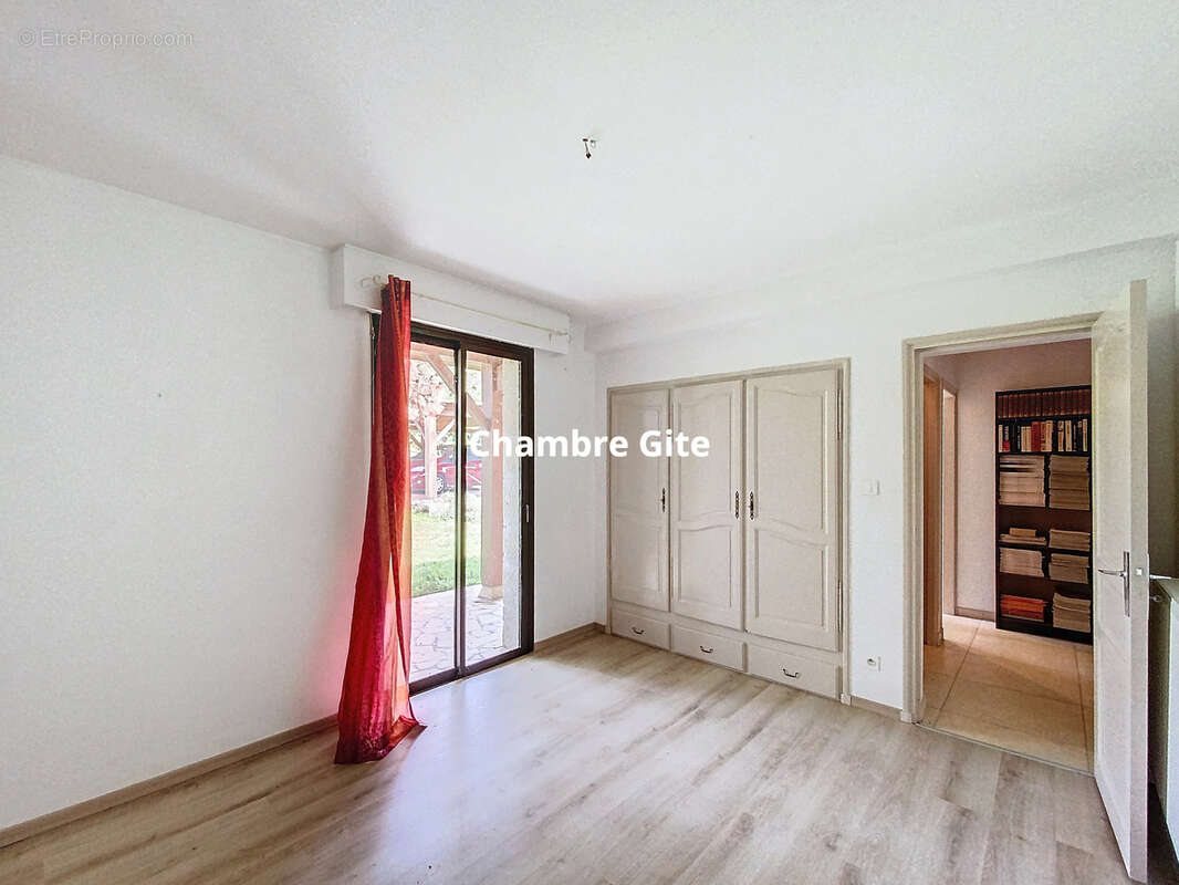 Maison à CASTERA-VERDUZAN