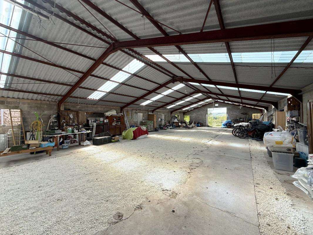 Maison à NANTEUIL-AURIAC-DE-BOURZAC