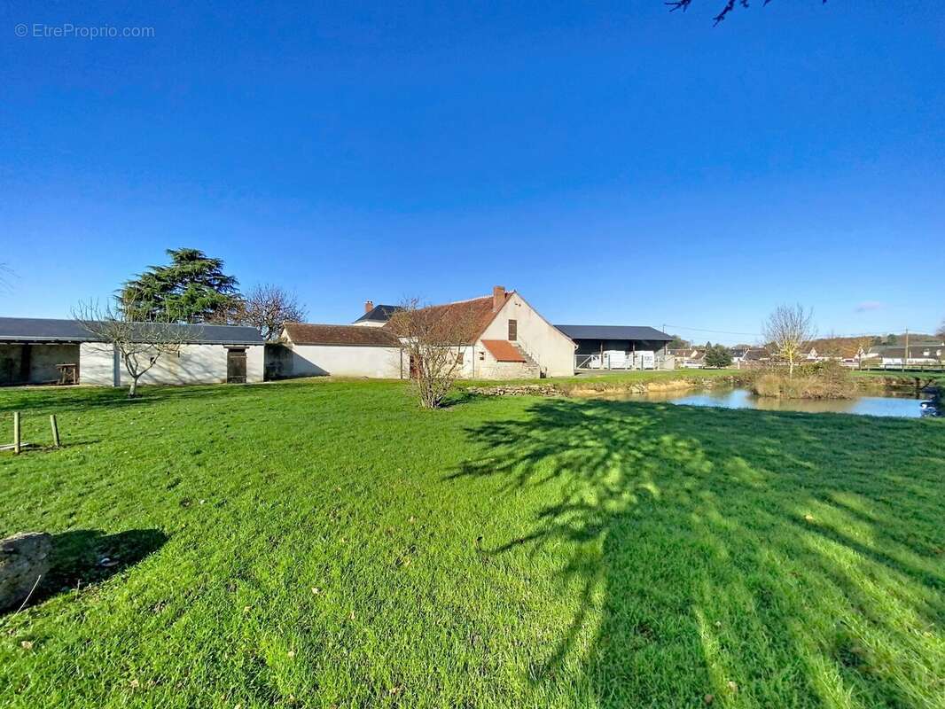 Maison à AZAY-SUR-CHER