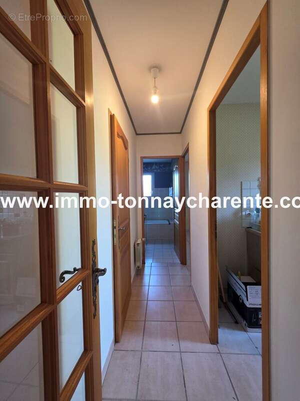 Maison à SAINT-LAURENT-DE-LA-PREE