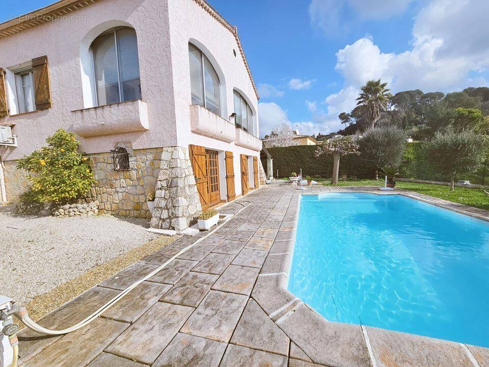 Maison à MOUGINS
