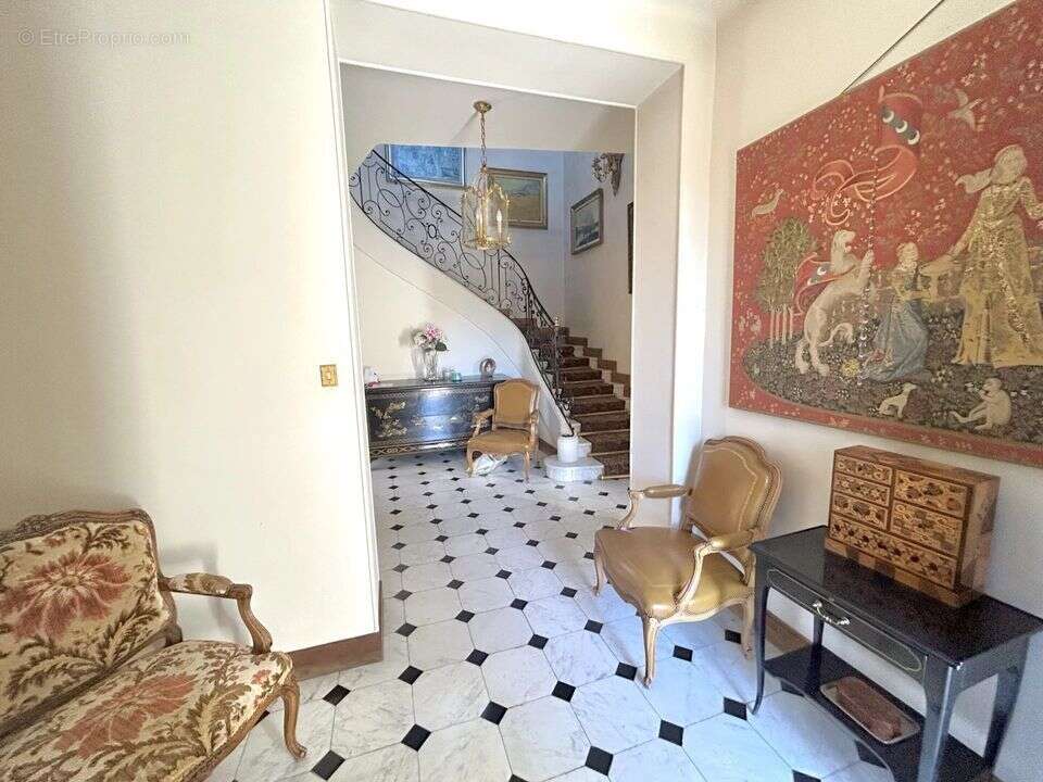 Maison à GREOUX-LES-BAINS