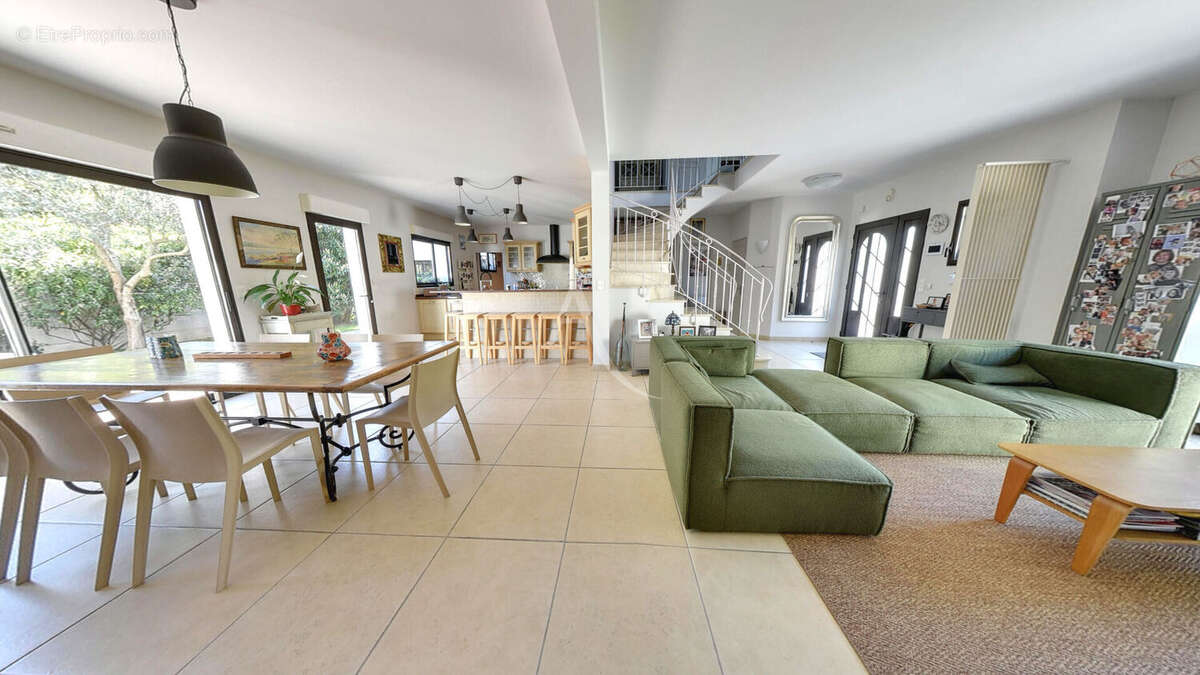 Maison à BRY-SUR-MARNE