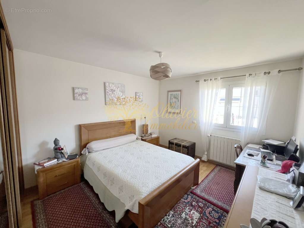 Maison à LA QUEUE-EN-BRIE