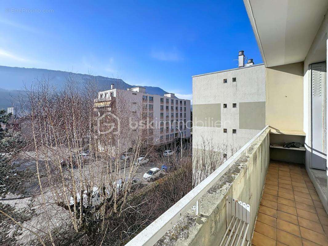 Appartement à FONTAINE