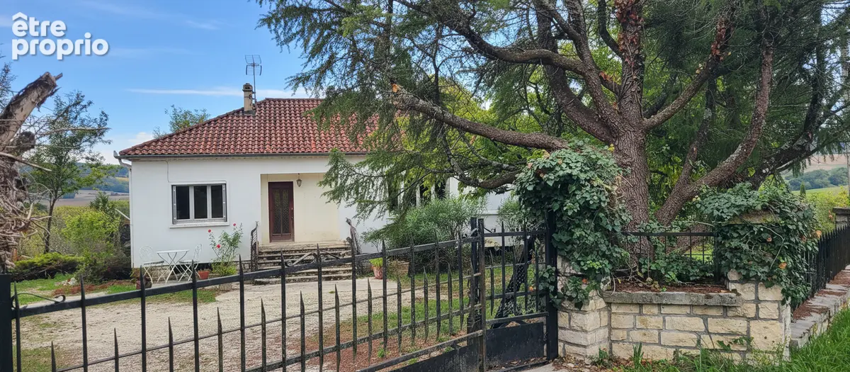 Maison individuelle des années 1970  au pied du village de Lauzerte. - photo 2