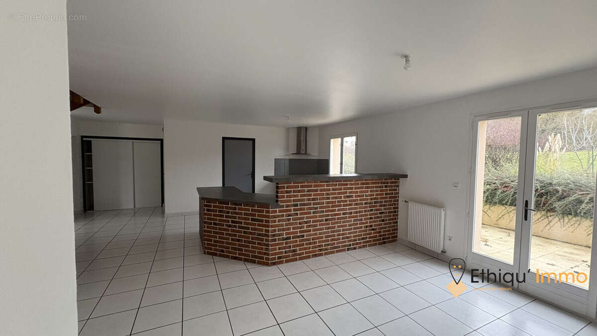 Maison à BAR-SUR-AUBE