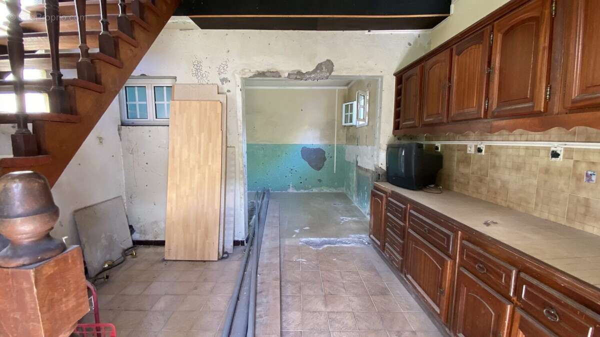 Maison idéale pour un projet de rénovation sur mesure - Maison à SALAZIE