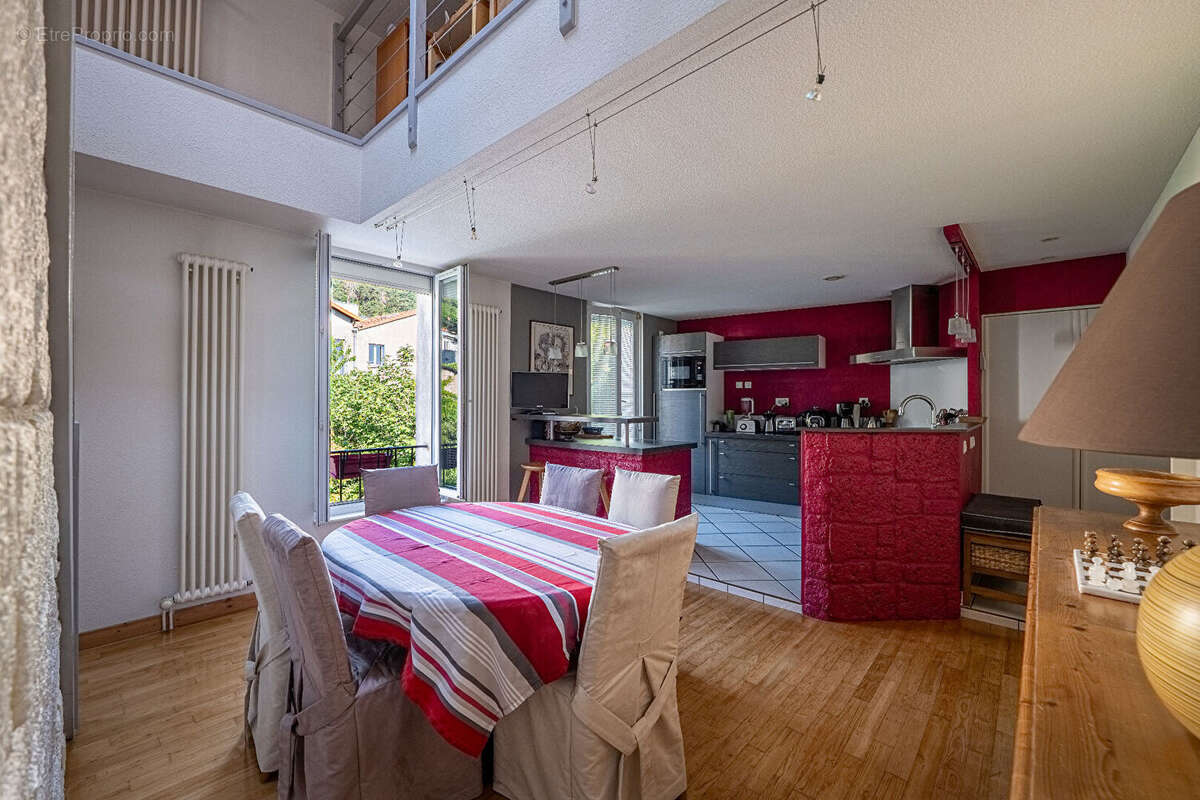 Appartement à CEYRAT