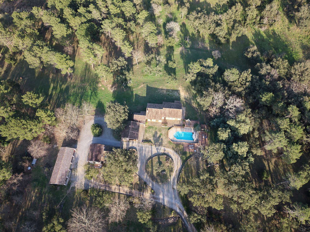 Maison à PLAN-DE-LA-TOUR