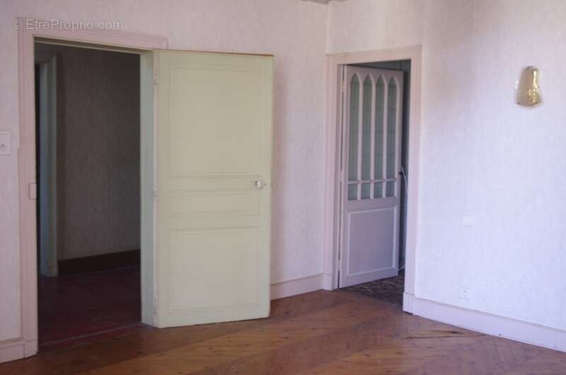 Maison à VIC-FEZENSAC