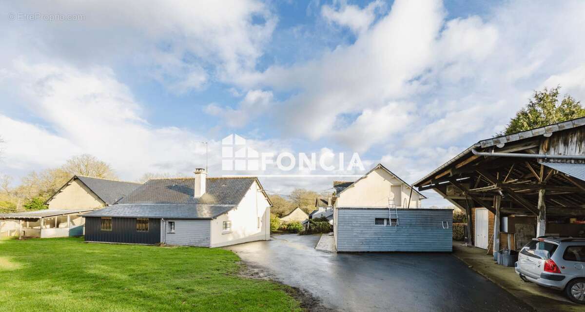 Maison à NOYAL-CHATILLON-SUR-SEICHE